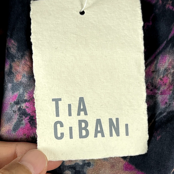 Tia Cibani Amethyst Satin Top Blouse Womens 4 Abstract Lagenlook Colorful NWT - Picture 9 of 15